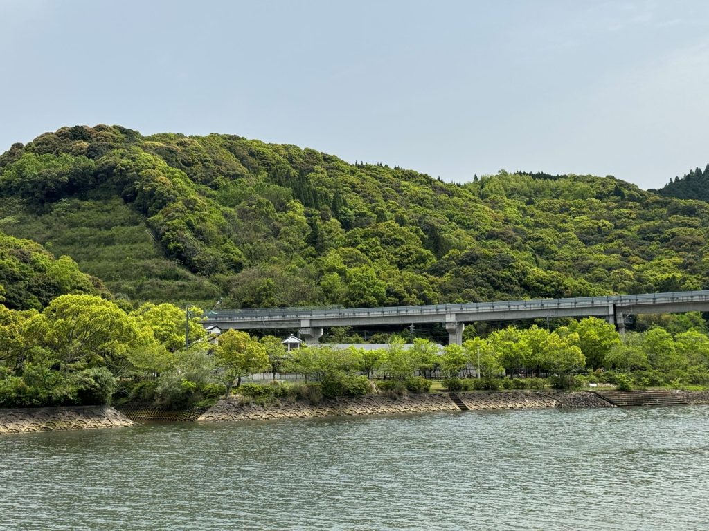 湯浦川越しの別邸わんこ日和